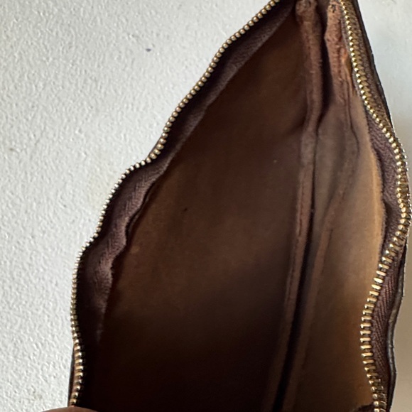 Louis Vuitton Brown Monogram Pouch authentic - Picture 11 of 16
